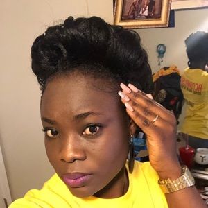 Meet your Posher, Bisola